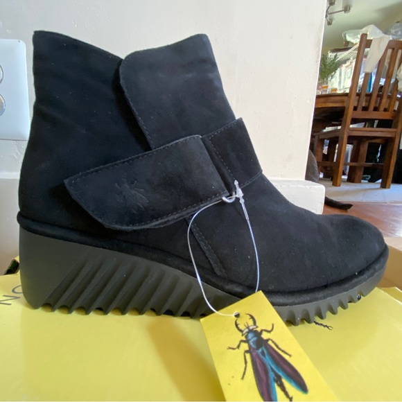 Black Leather Wedge Ankle Boots Size 
